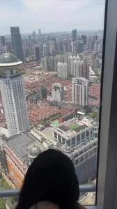 A4超细腰美女窗前后入